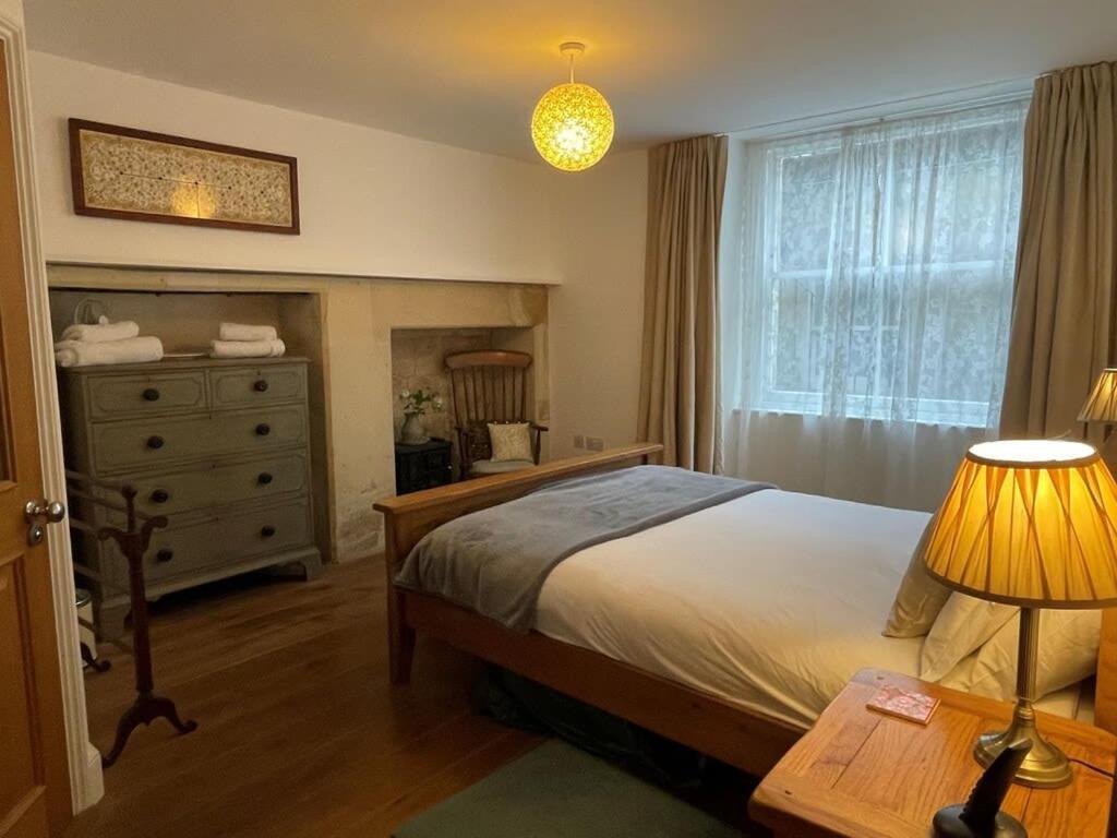 バースBeautiful 3 Bed Basement Flat With Gardenアパートメント エクステリア 写真
